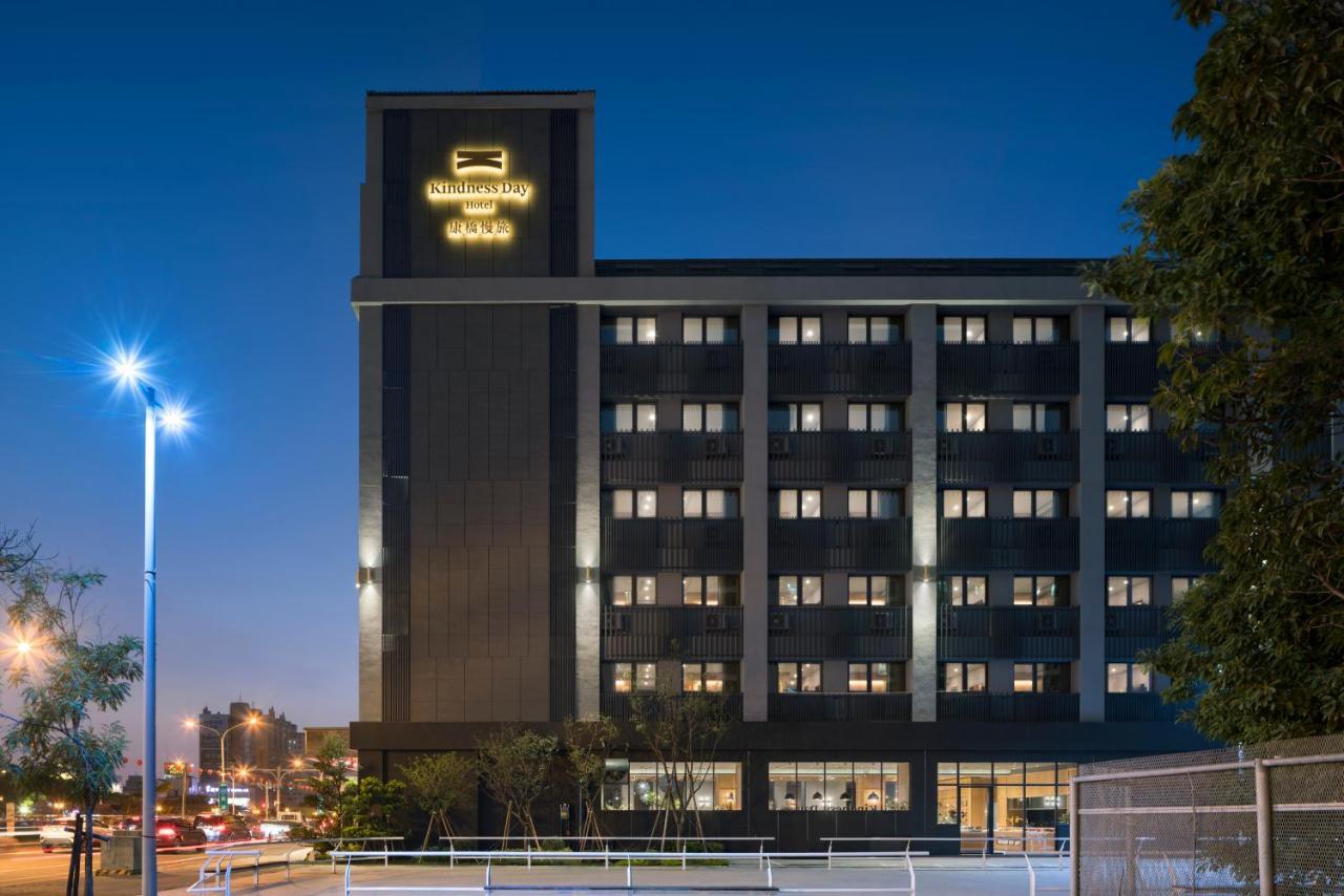 Kindness Day Hotel Tainan Extérieur photo